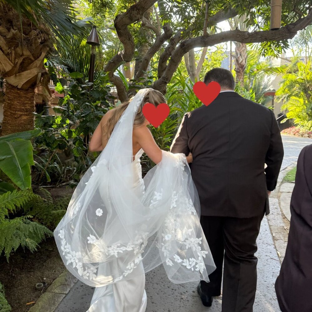 Cathedral-Length Light Ivory Bridal Veil with Floral Appliques – Like New